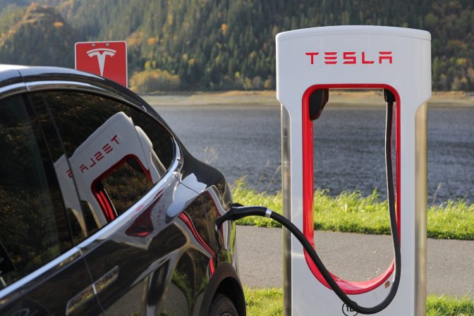 Reichweite nicht wie im Prospekt – Gericht bestätigt Sachmangel bei E-Autos