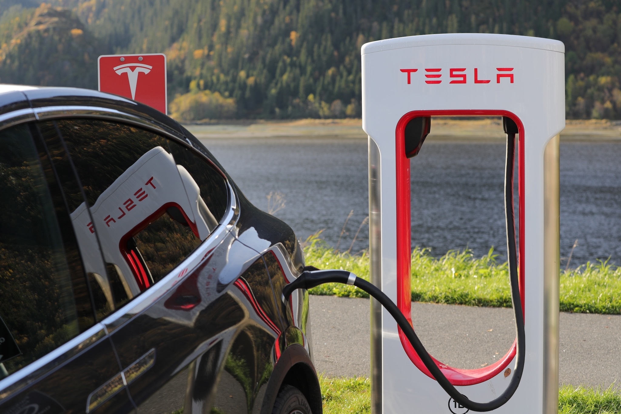 Reichweite nicht wie im Prospekt – Gericht bestätigt Sachmangel bei E-Autos